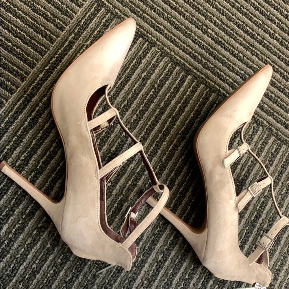 BCBGeneration Pumps - Picture 5 of 5